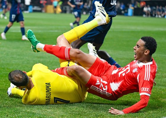Musiala rompe su silencio y contesta con todo a Donnarumma
