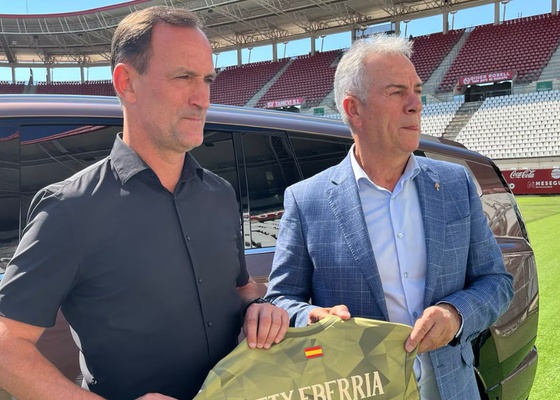 El nuevo equipo de Joseba Etxeberria
