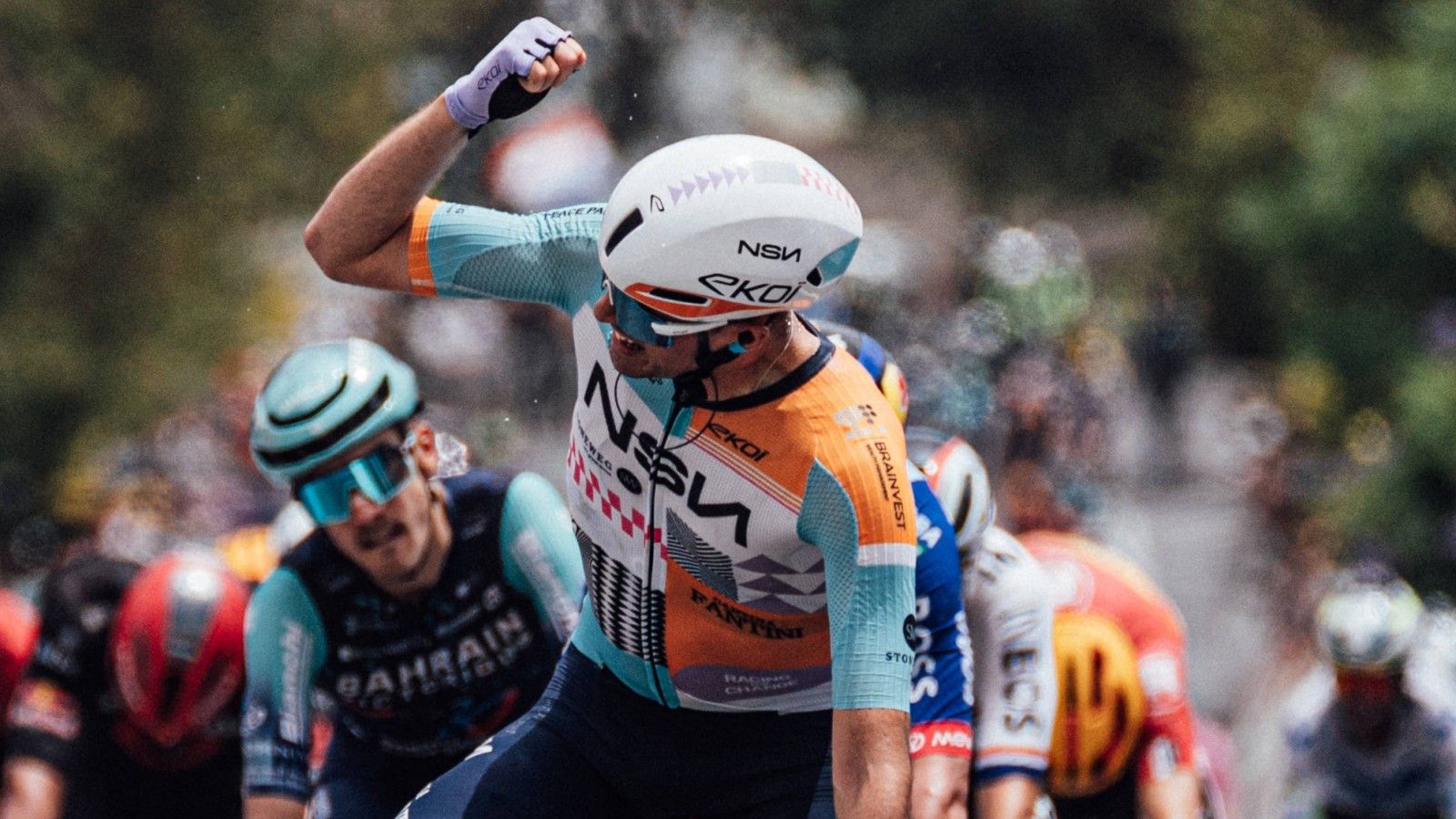 Ethan Vernon triunfa en una Volta a Catalunya condenada a repetir la historia