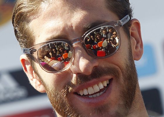 Sergio Ramos, de negocio en negocio, a la espera de la compra del Sevilla y con el Marsella en el horizonte