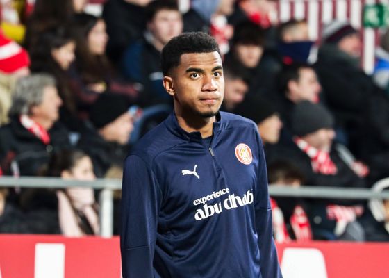 El Birmingham se muestra decidido a fichar a Jhon Solís y lanza una oferta por su llegada