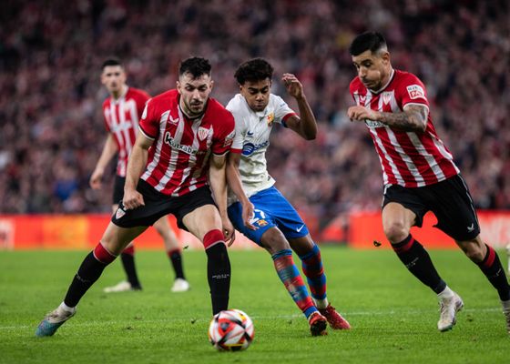 Ovación para Paredes sin los aplausos de Muniain, Yuri y De Marcos