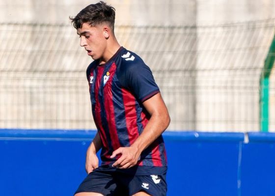 El Athletic anuncia el fichaje de un central