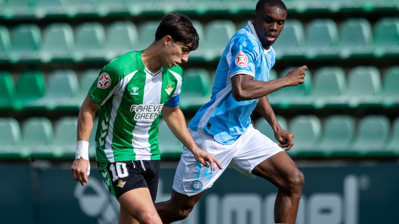 Betis Deportivo 3-2 Ibiza: El 'efecto Fragoso' despierta el olfato de Borja Alonso y Reina la esperanza 