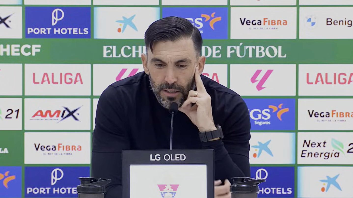 Eder Sarabia, enfadado, admite que las decisiones arbitrales han ido en contra del Elche: "Tengo que morderme la lengua"