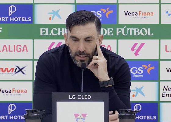 Eder Sarabia, enfadado, admite que las decisiones arbitrales han ido en contra del Elche: "Tengo que morderme la lengua"