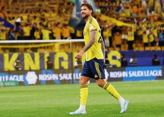 Íñigo Martínez brilla en Arabia y negocia renovar con Al Nassr