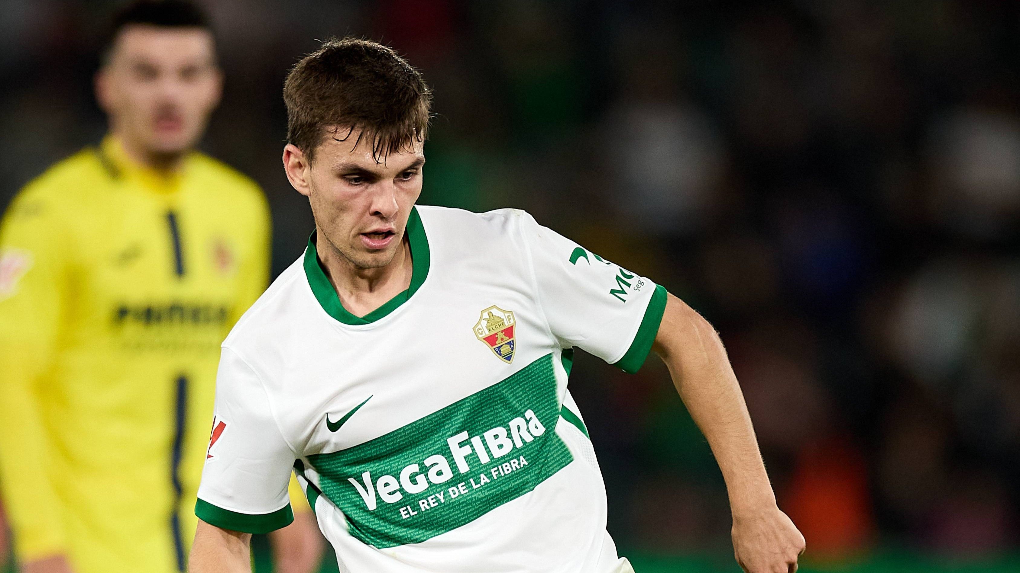 El RC Celta ya mueve ficha para cubrir la salida de Fran Beltrán en el centro del campo: intenta convencer a Aleix Febas