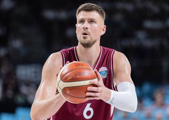 Kerr señala a la baja de Porzingis y forma el lío en los Warriors: "Ha sido un error estúpido"