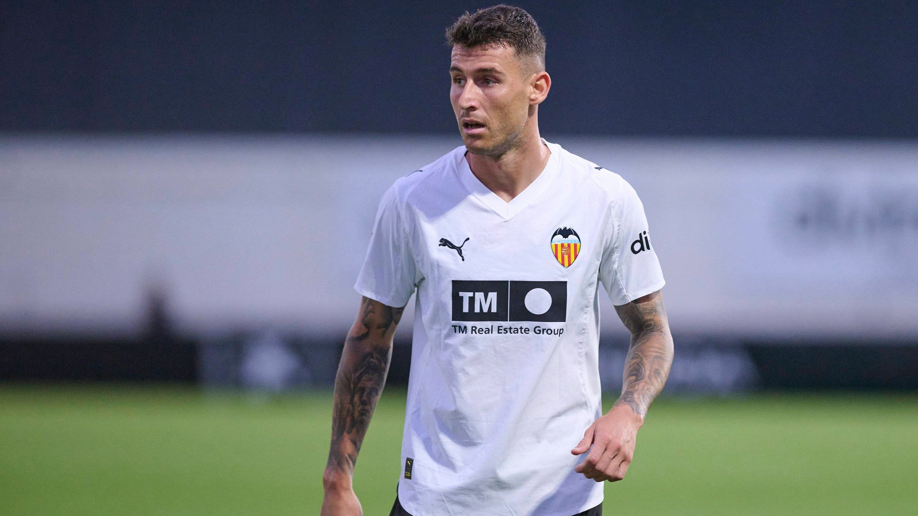 Pregunta por Raba, en la rampa de salida del Valencia, pero dice 'no' a Segunda división