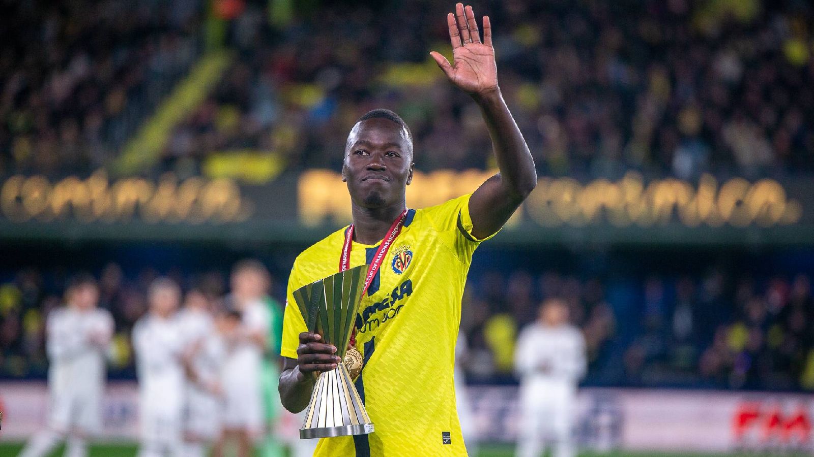 El Villarreal se agarra a Pape Gueye mientras el Galatasaray aprieta