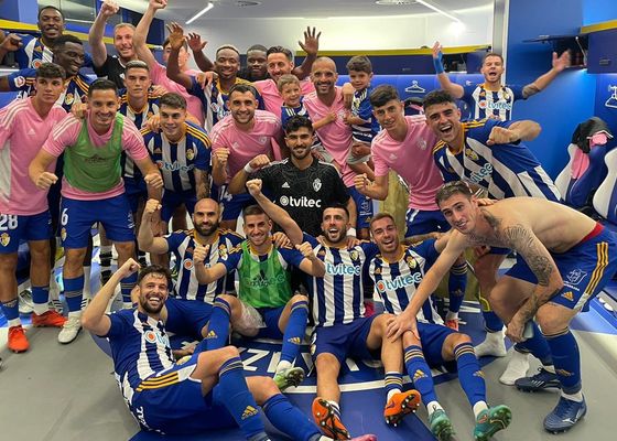 El futbolista al que quieren Sporting de Gijón y Oviedo