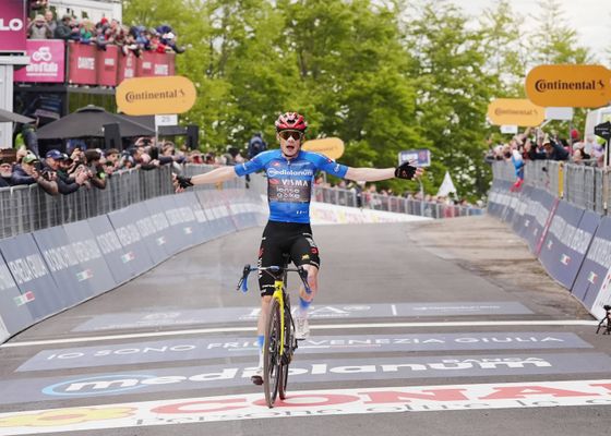 Jonas Vingegaard no hace amigos en el Giro de Italia