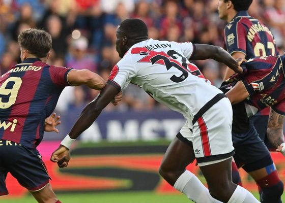 Buenas noticias con Nobel Mendy: no hay lesión y podrá jugar ante el Alavés