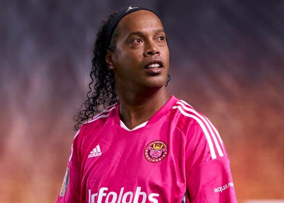 Ronaldinho debuta en la Kings League con el equipo de Ibai Llanos