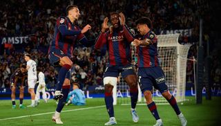 El Superordenador sorprende con las opciones de descenso del Sevilla tras la victoria del Levante
