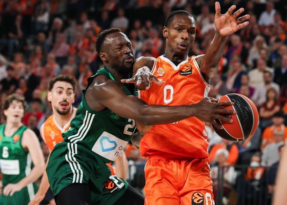 El Valencia Basket se ahoga en la orilla y necesita un milagro para seguir vivo en la Euroliga