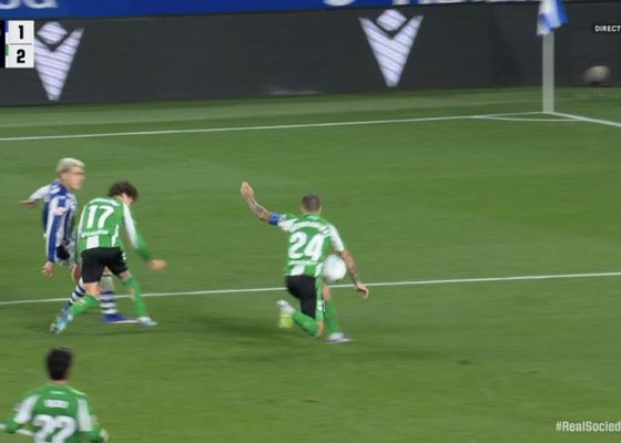 Unanimidad en el polémico penalti que impidió el triunfo del Betis ante la Real Sociedad: "Hay un problema muy gordo"