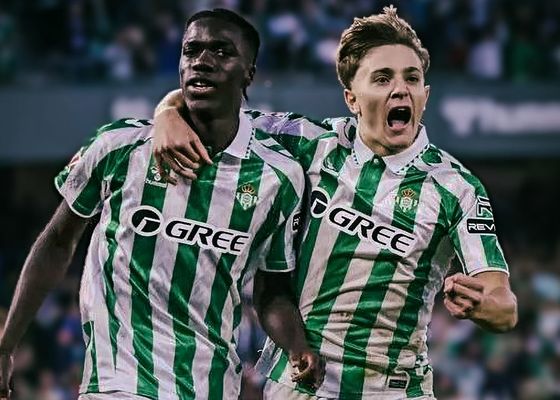El Betis pega otro precoz 'pelotazo' y prepara el siguiente 