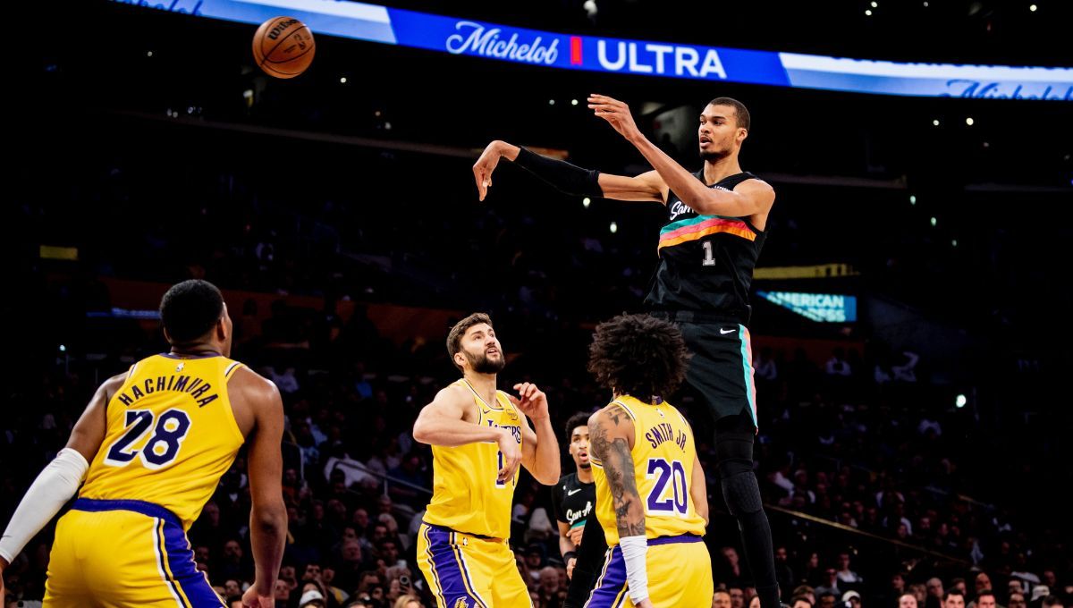 Los Lakers, abusados por Victor Wembanyama