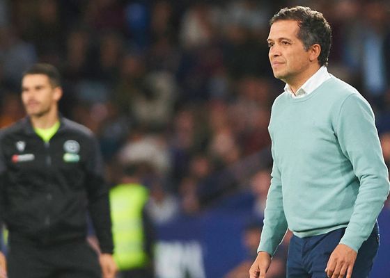 Luis Castro enciende al Levante tras remontar a Osasuna: “El mundo granota cree”