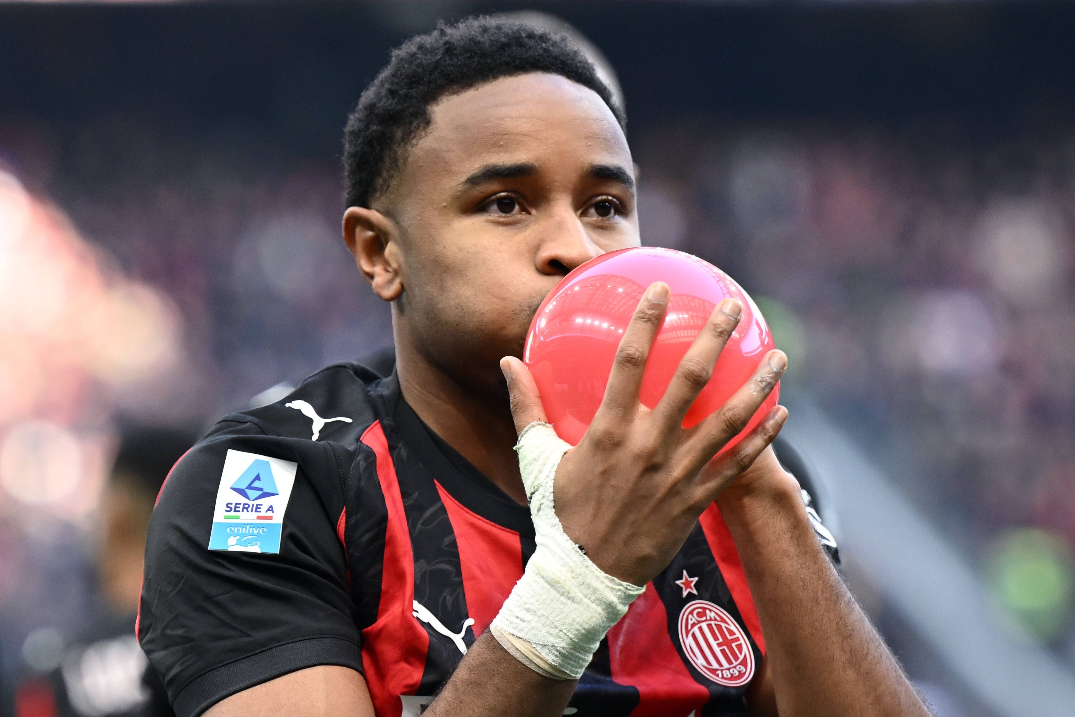 Nkunku descarta abandonar Milán y apunta a ganar títulos con los 'rossoneri': "Nunca consideré irme de aquí"