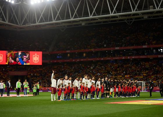La FIFA actúa tras los insultos racistas en el España - Egipto y abre expediente a la RFEF