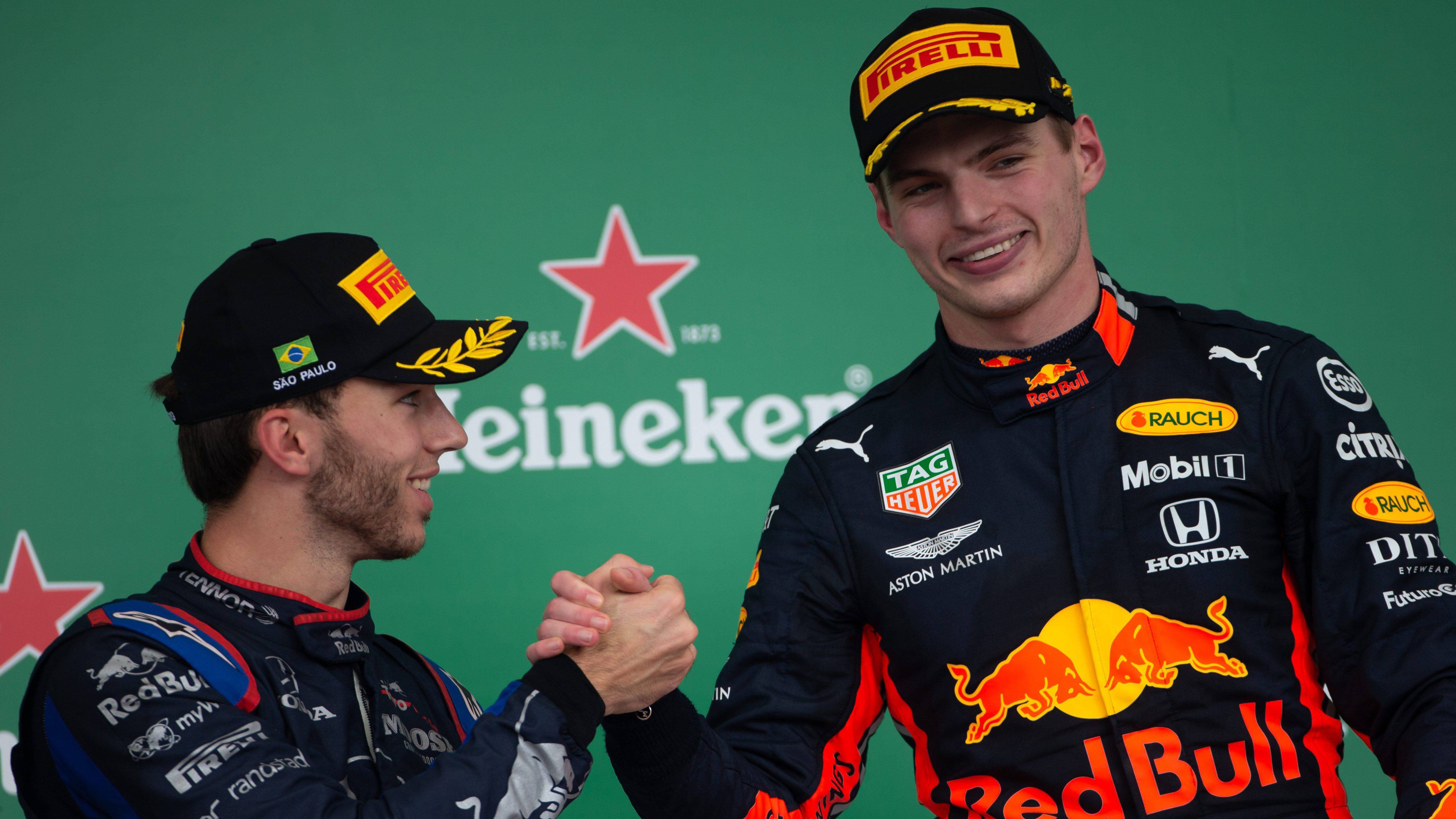 Pierre Gasly confiesa la penitencia de compartir garaje con Max Verstappen