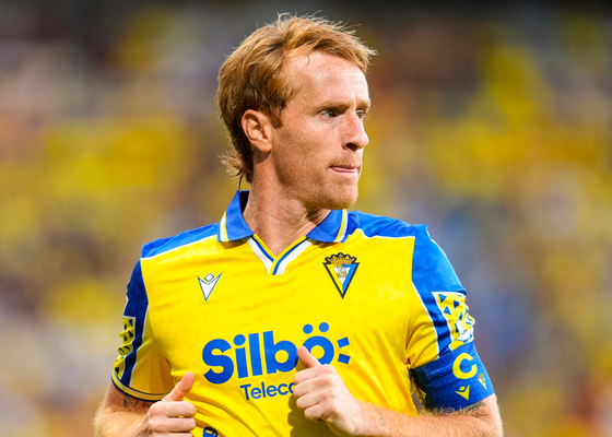 El Cádiz es un polvorín: Álex Fernández entre lágrimas y Gaizka Garitano en el punto de mira