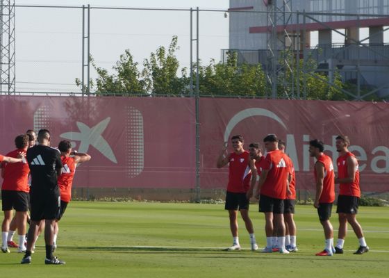 Almeyda pone velas y Juanlu Sánchez las sopla