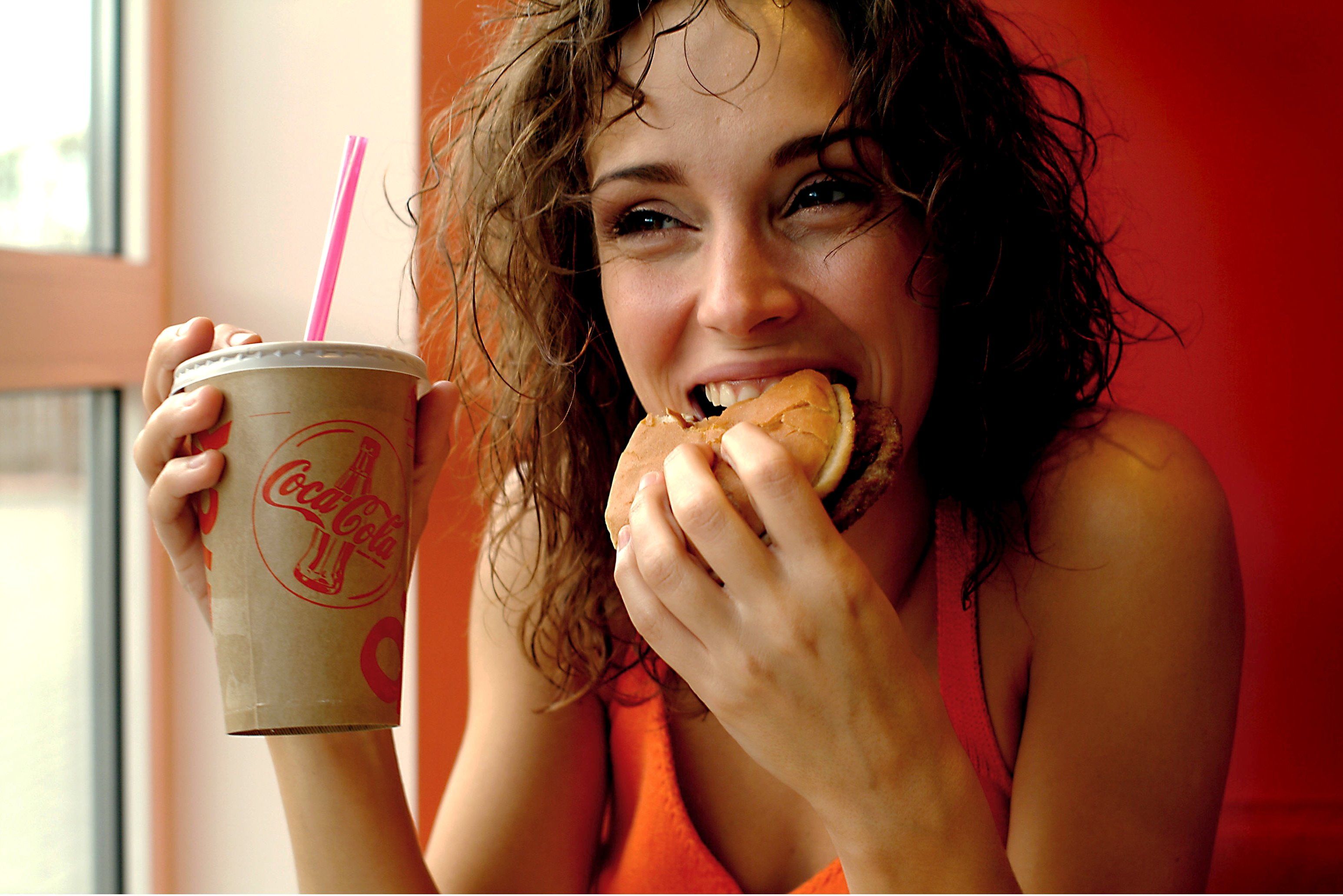 Solo para valientes: el reto de la hamburguesa XXL con premio