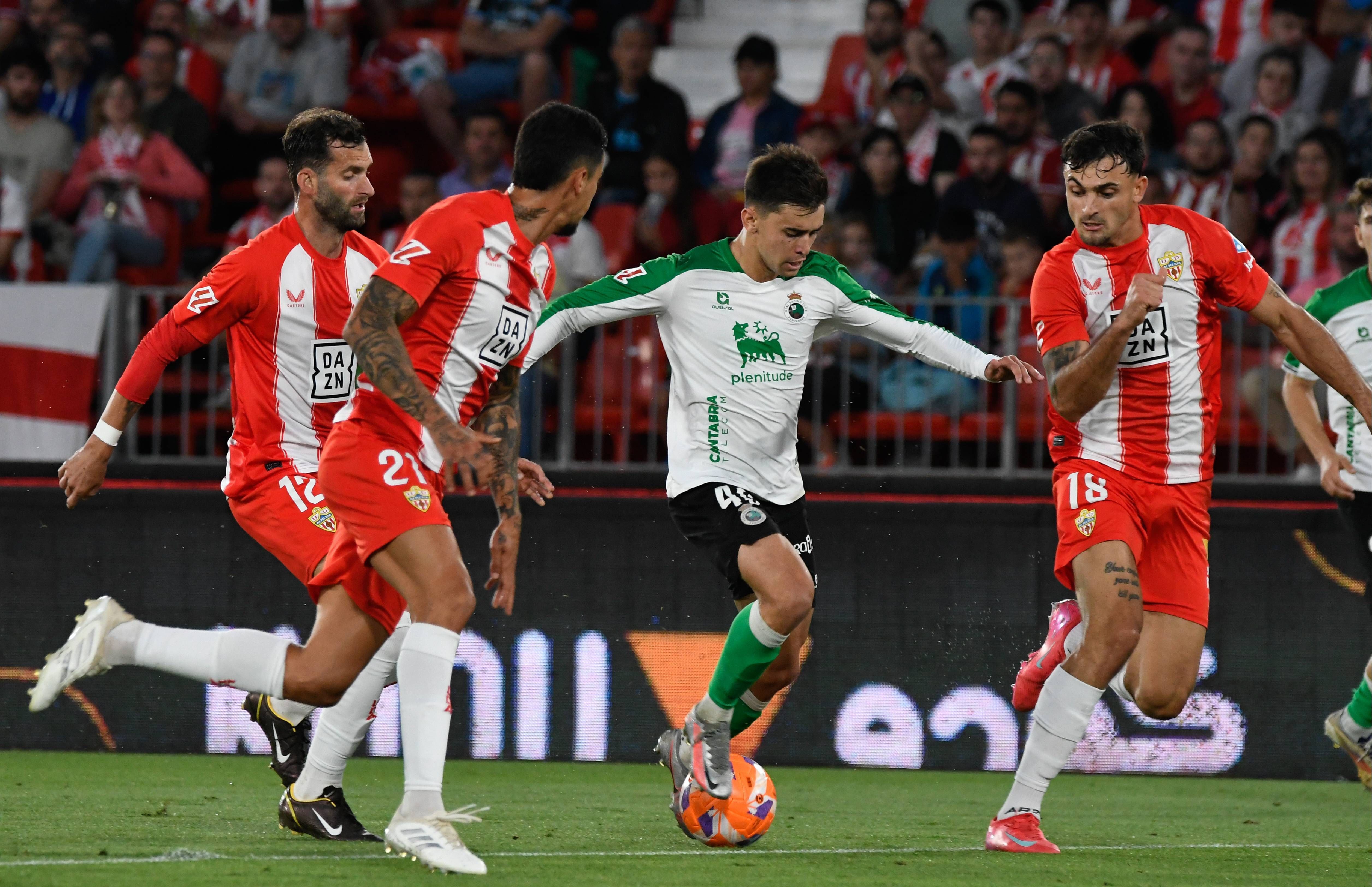 Aclarado el ascenso entre Racing, Almería, Granada, Mirandés, Oviedo y Elche