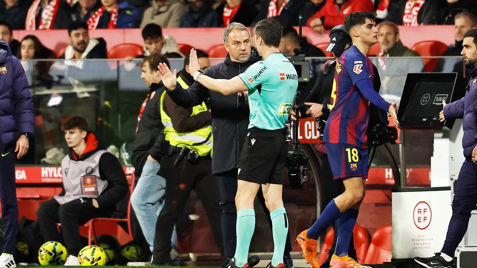 Malestar en varios equipos de LaLiga por el aumento de tensión entre banquillos y árbitros