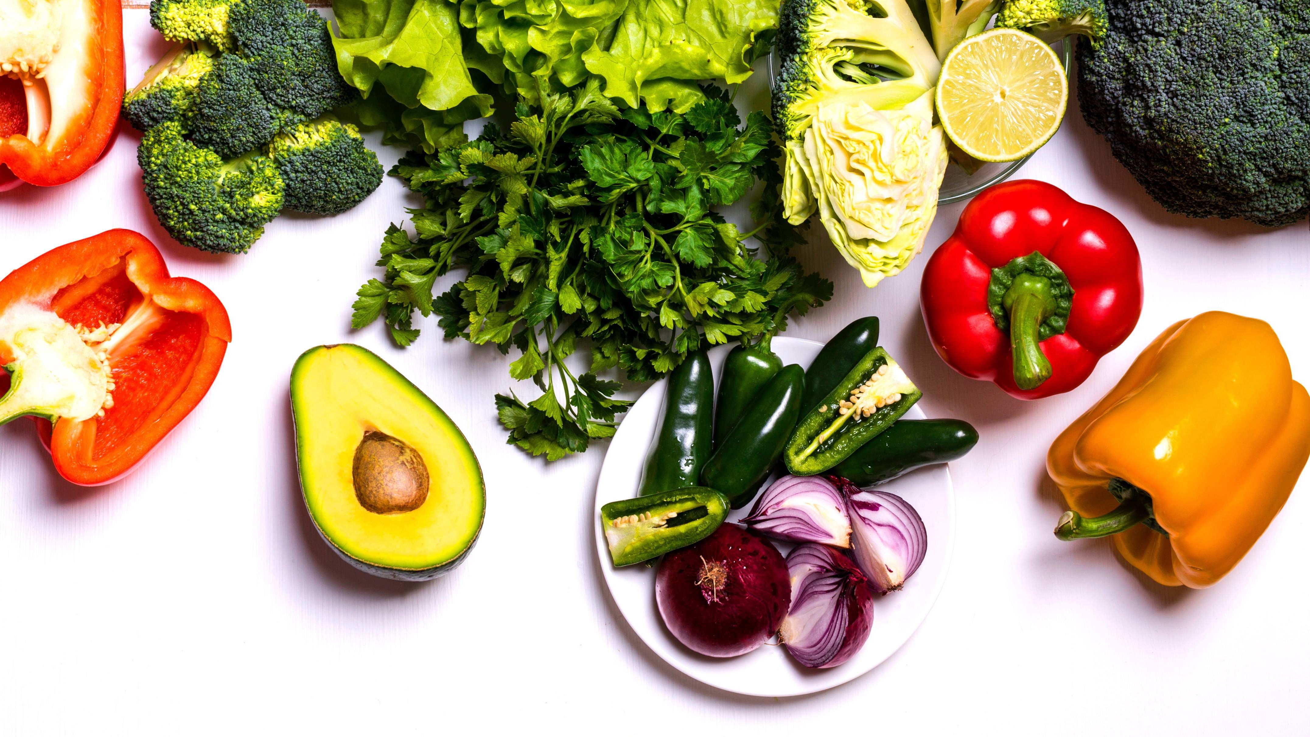 Frutas, verduras y pescados de temporada en agosto: Los mejores alimentos que consumir y comprar este mes de verano