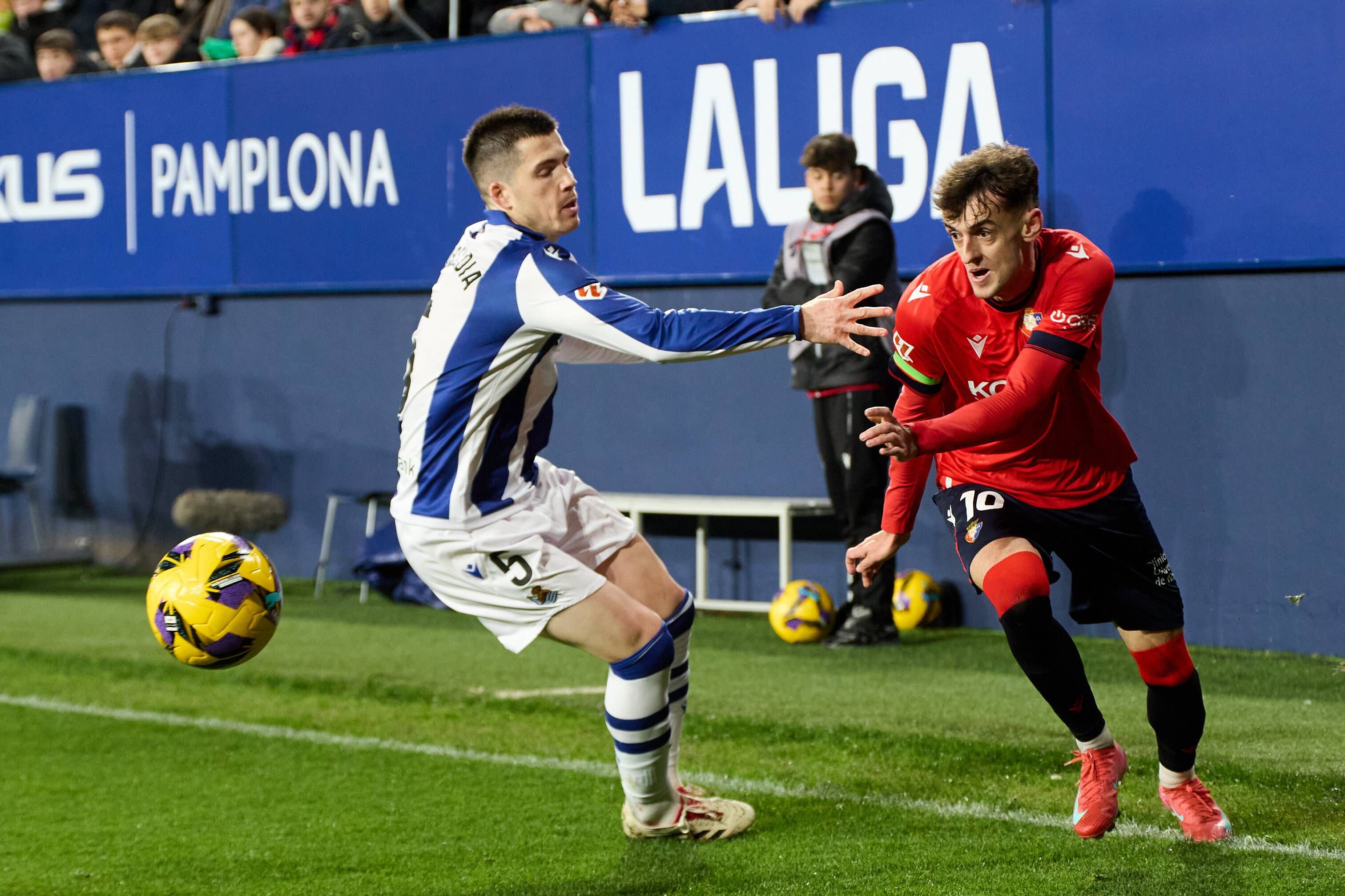 En la Real, muy pendientes de las molestias de Igor Zubeldia durante el partido de Copa