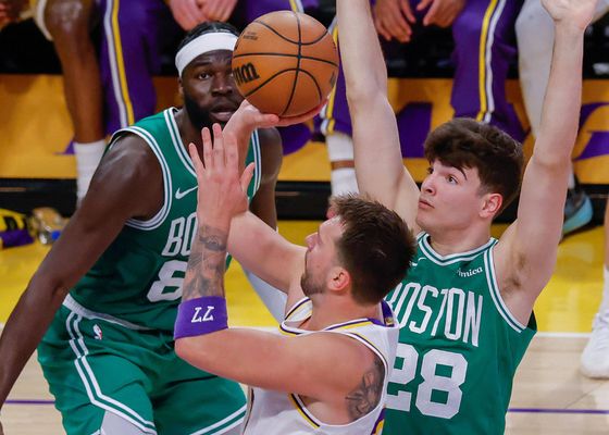 El español Hugo González se lleva un varapalo tremendo con los Celtics en la NBA