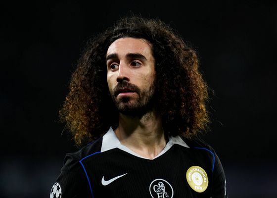 Cucurella también cae lesionado y enciende las alarmas en el cuerpo técnico de De la Fuente
