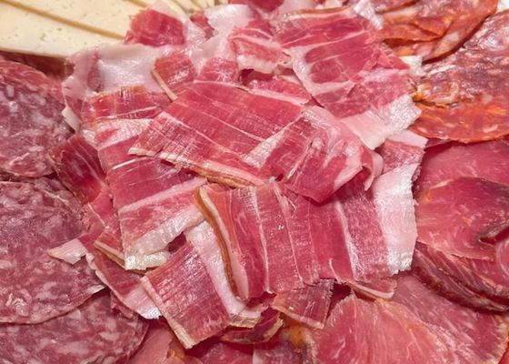 Un charcutero desvela el gran error al conservar los embutidos en España