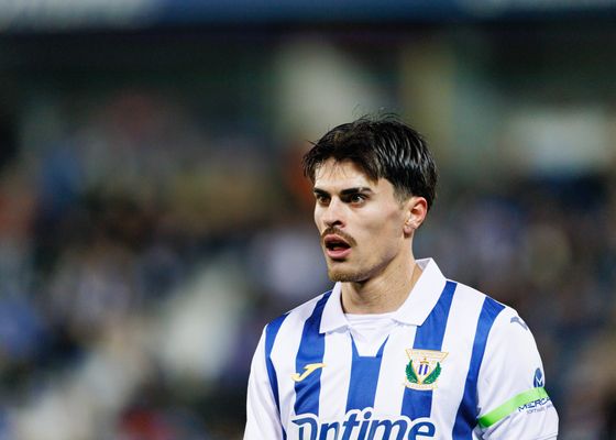 Juan Cruz protagoniza un tenso enfrentamiento con aficionados del Leganés tras la derrota en Valladolid