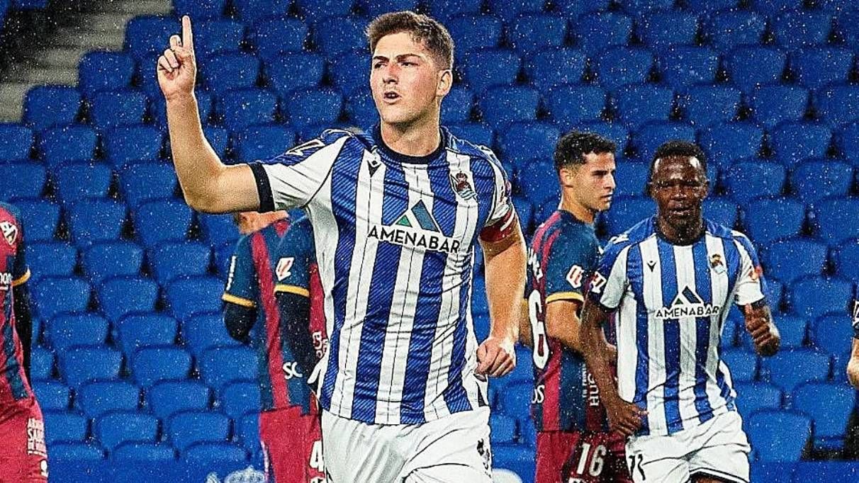 La Real Sociedad refuerza a un rival directo de su filial con el capitán del Sanse