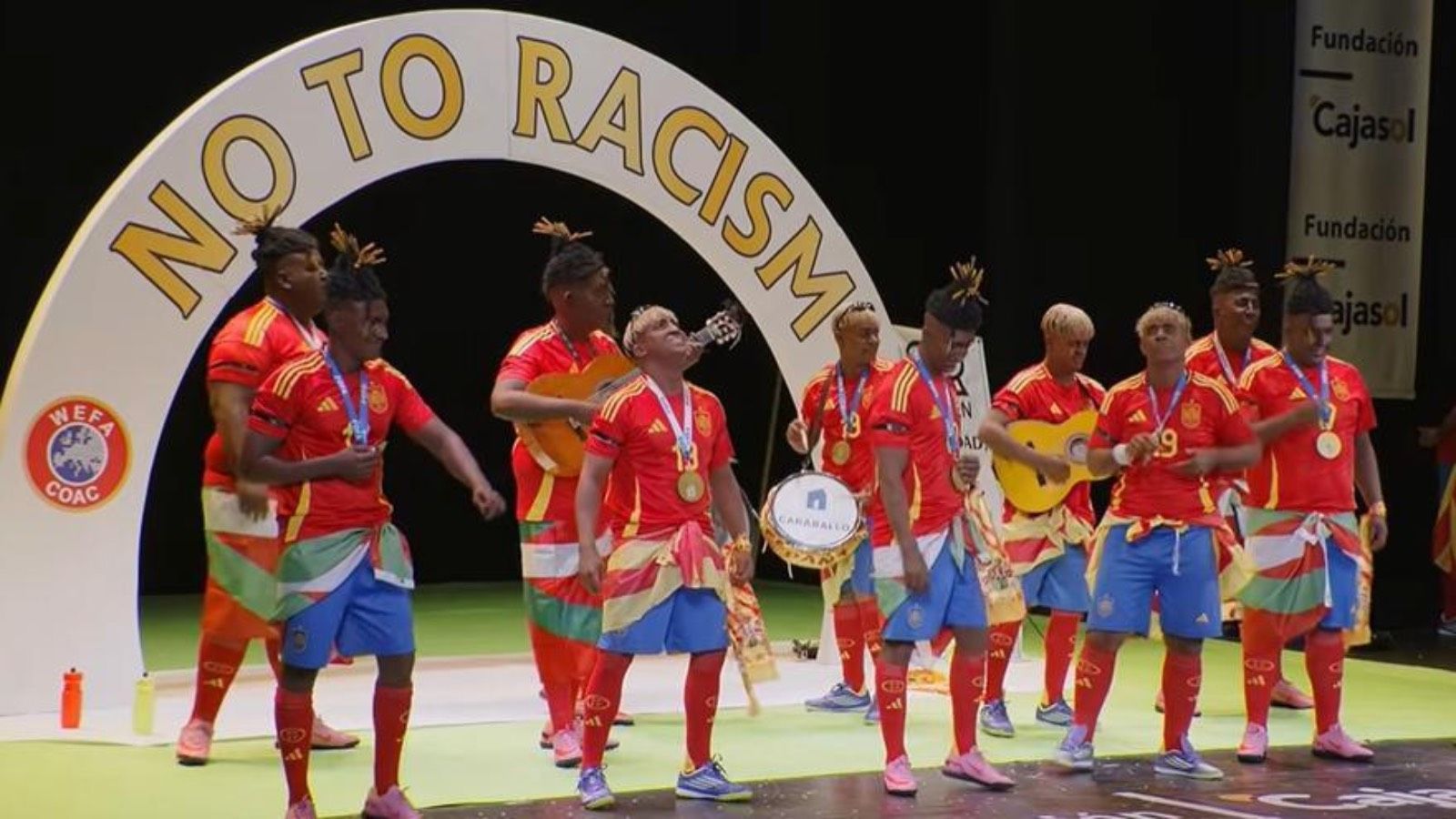 Lamine Yamal, Nico Williams y el Betis no escapan del Carnaval de Cádiz