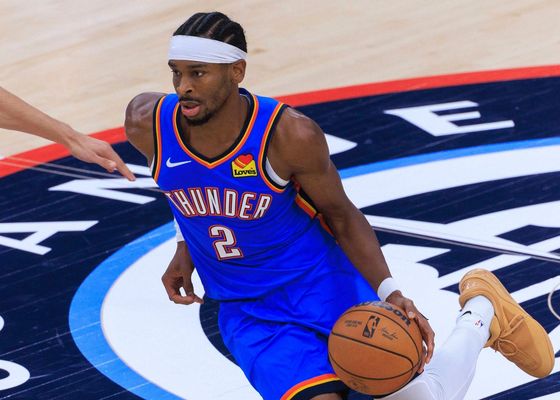 Shai Gilgeous-Alexander 'se come' a Wilt Chamberlain y los Knicks se atragantan en California