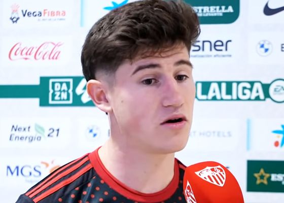 Oso exprime al máximo ese coraje sevillista: "Hago lo que nos pide este escudo"