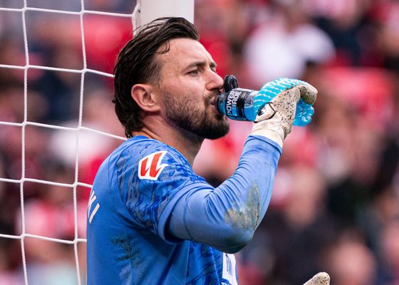Llamamiento de Dimitrievski a Mestalla: "Tenemos ganas de celebrar con la afición y cantar"