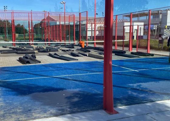 El Ayuntamiento de Sevilla inicia la renovación de las pistas de pádel en 8 centros deportivos