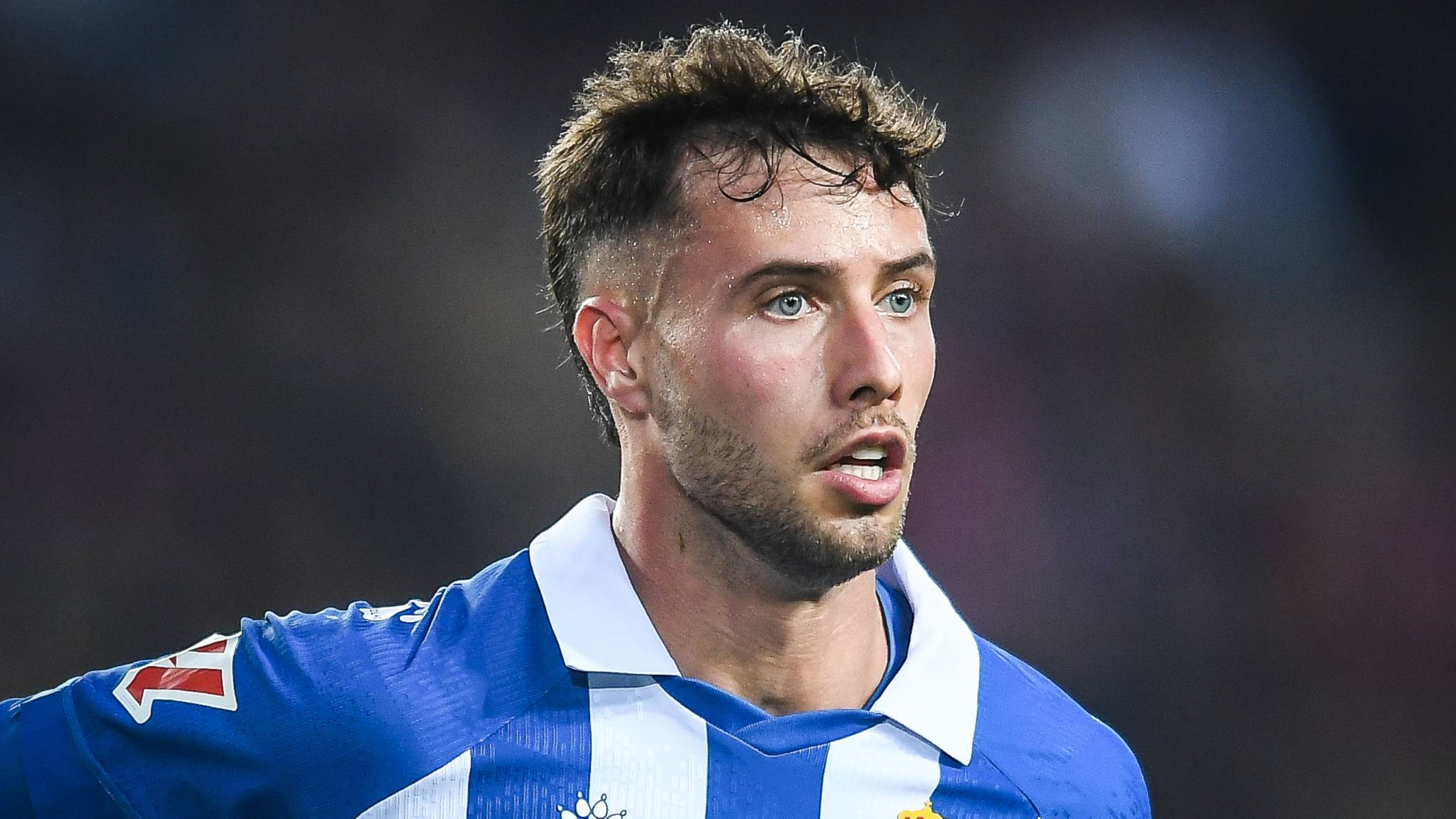 El fichaje de Javi Puado, más cerca