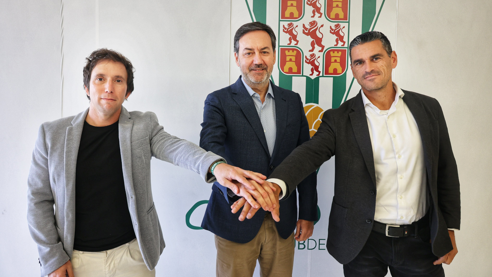 El Córdoba resuelve la incógnita con Juanito y Raúl Cámara