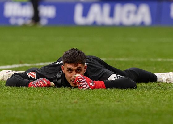 Musso se sienta en el trono de Oblak