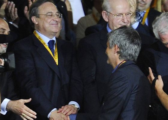 Florentino Pérez da el primer paso con una videollamada a Mourinho