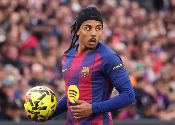 La Premier League se rearma para una nueva ofensiva por Koundé